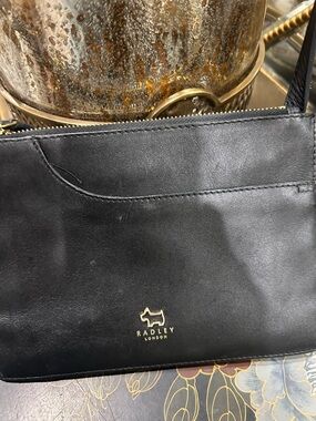 RADLEY LONDON Black Leather Zip-Top Crossbody with Gold Logo